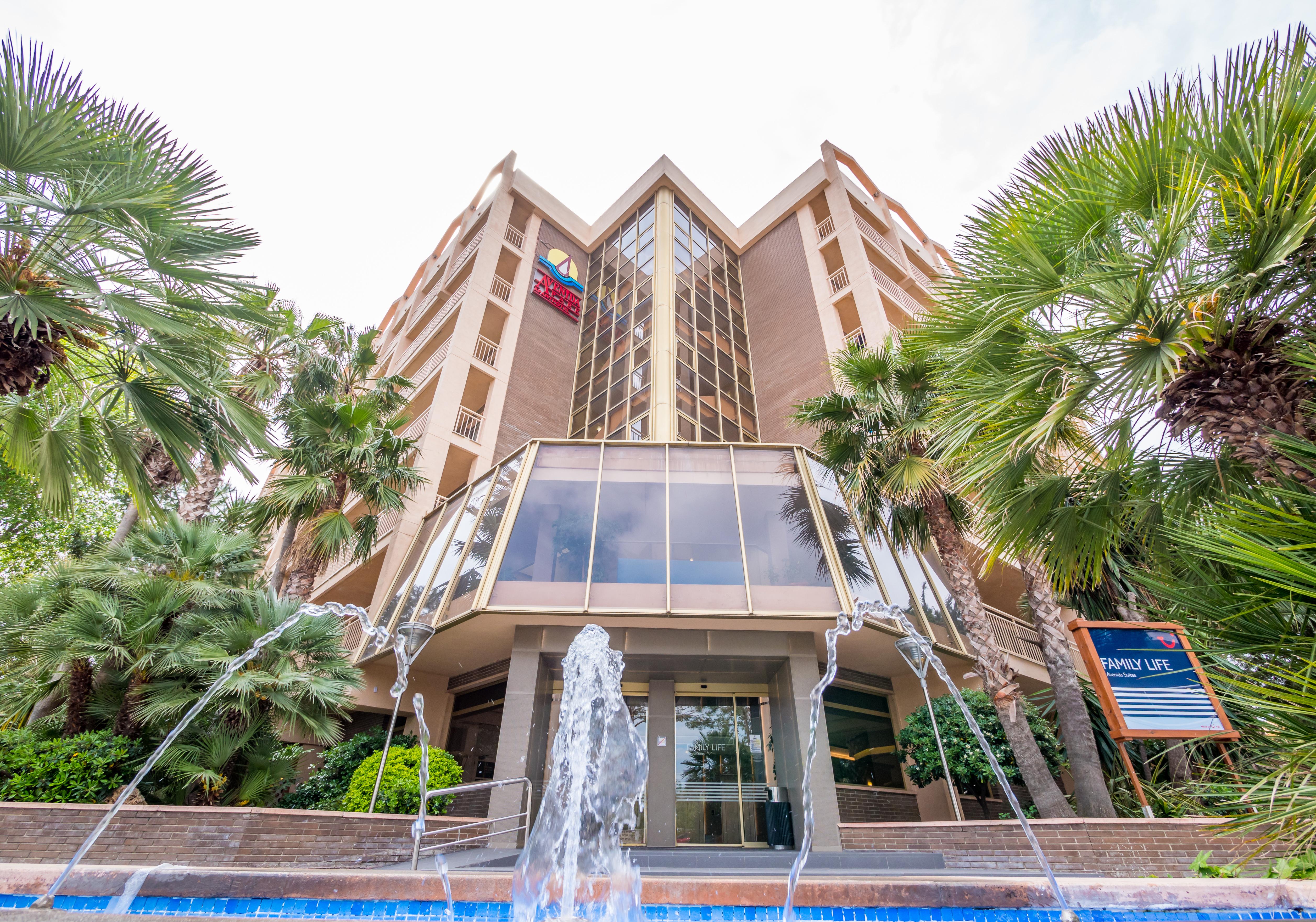 Golden Avenida Family Suites 4* Салоу Экстерьер фото