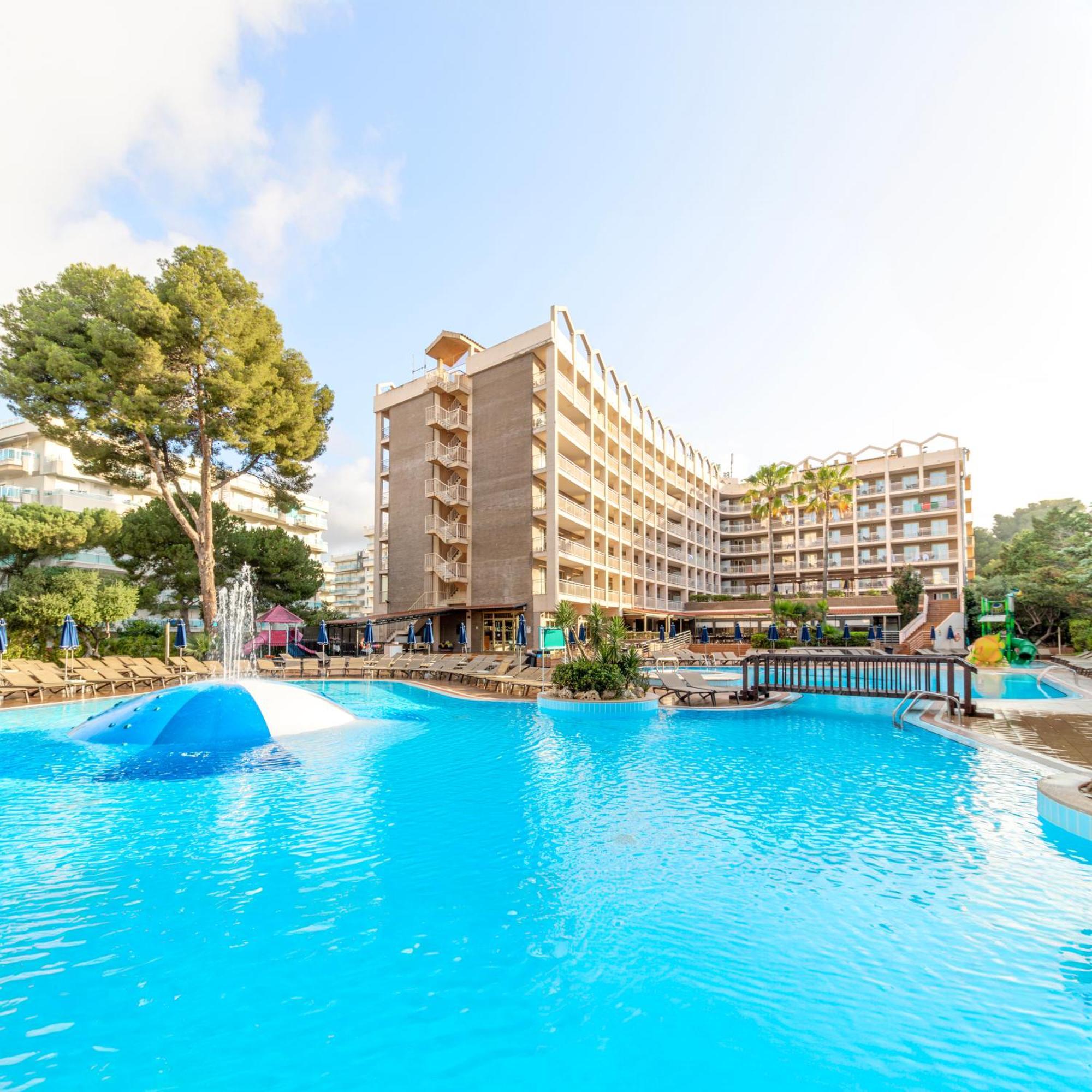 Golden Avenida Family Suites 4* Салоу Экстерьер фото