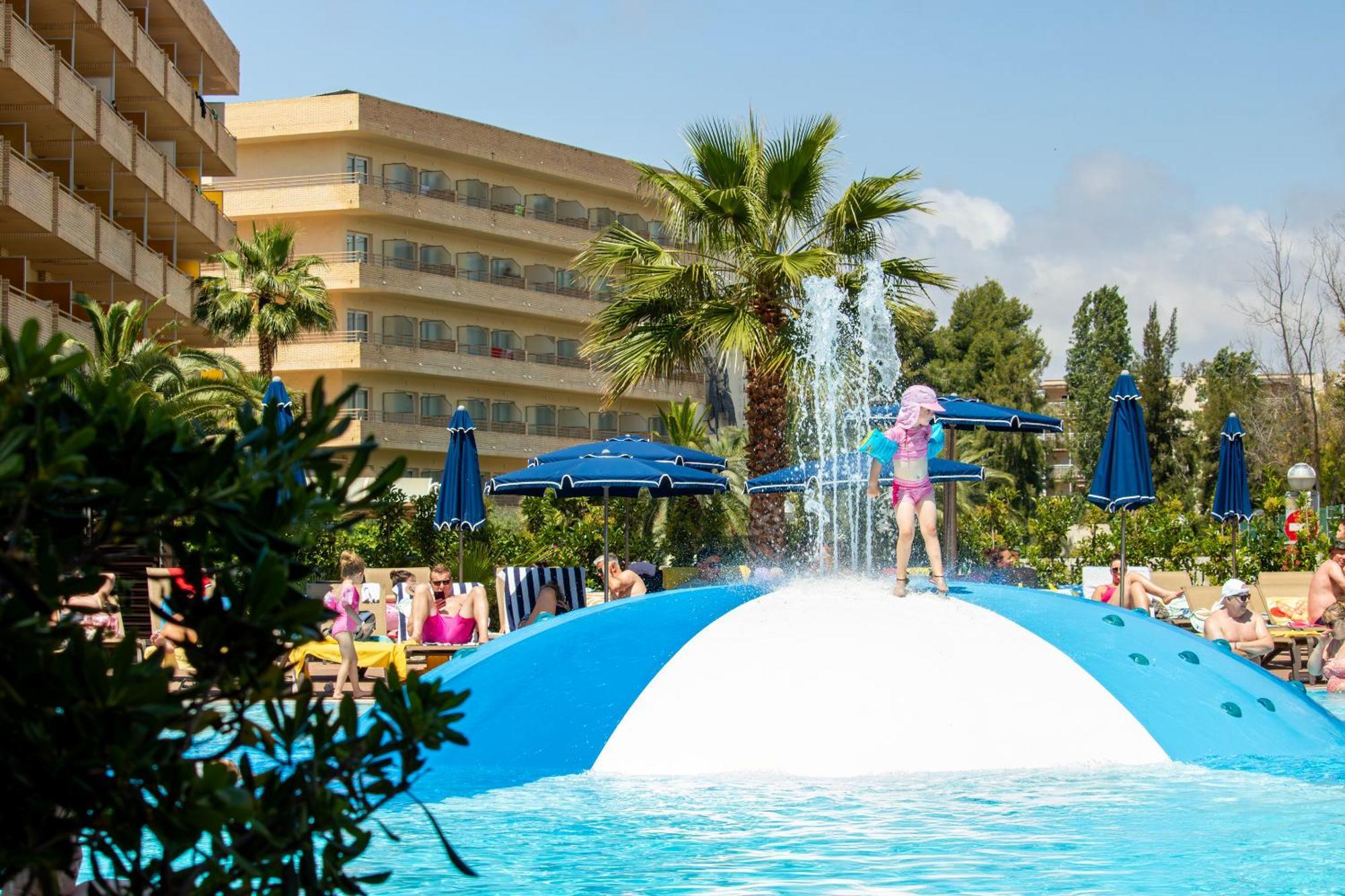 Golden Avenida Family Suites 4* Салоу Экстерьер фото