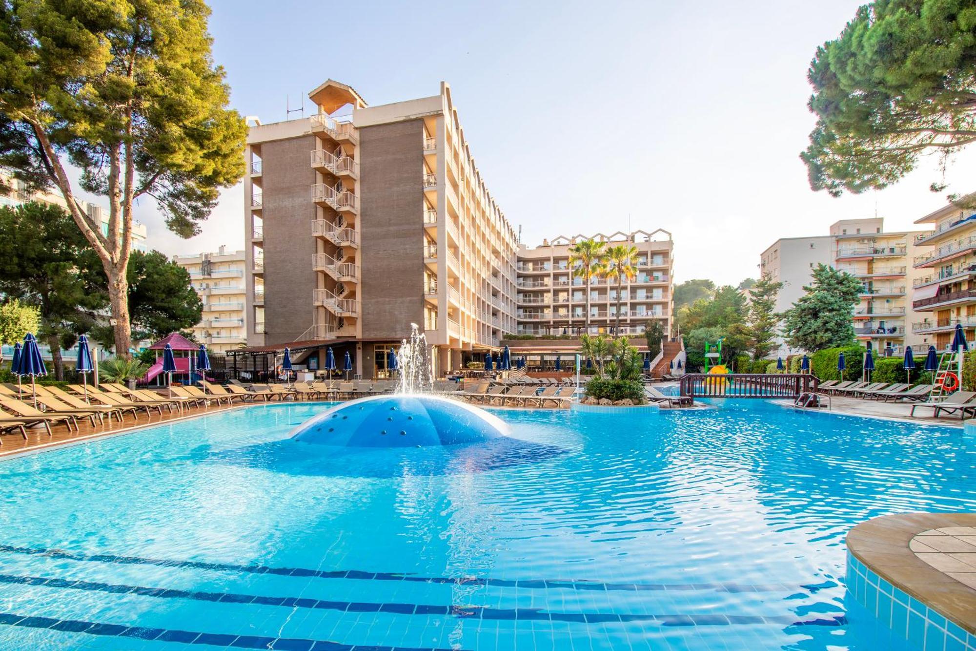 Golden Avenida Family Suites 4* Салоу Экстерьер фото